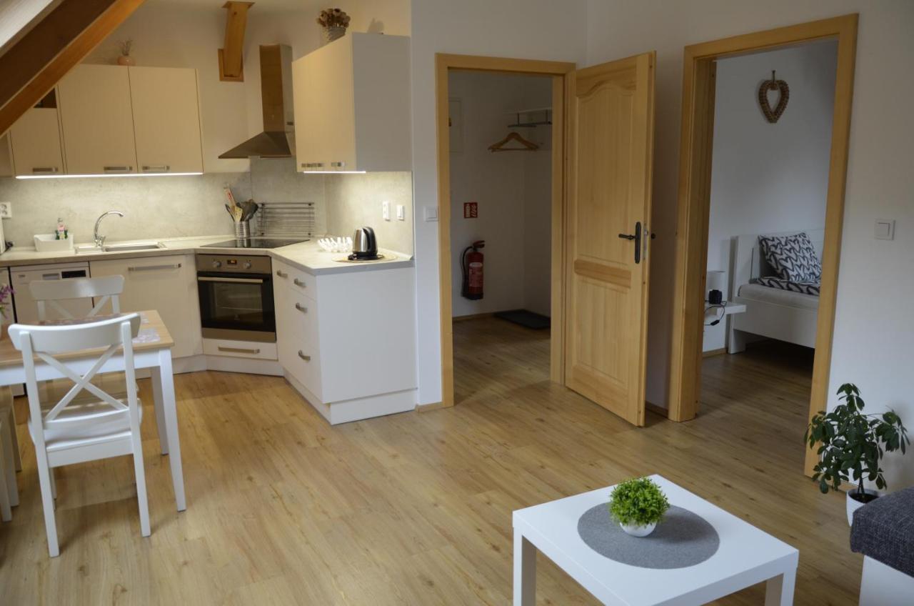 U Vlcich Jam Apartment *